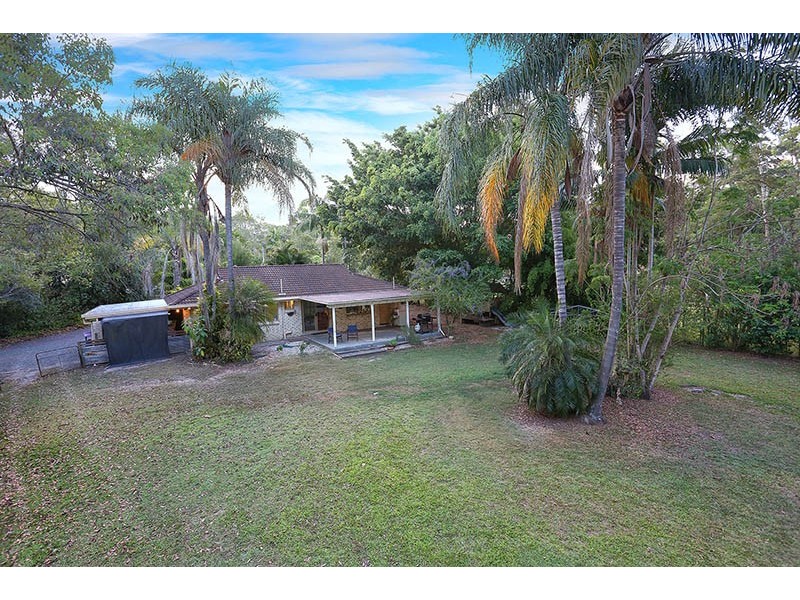 24 Strawberry Road, Beerwah QLD 4519