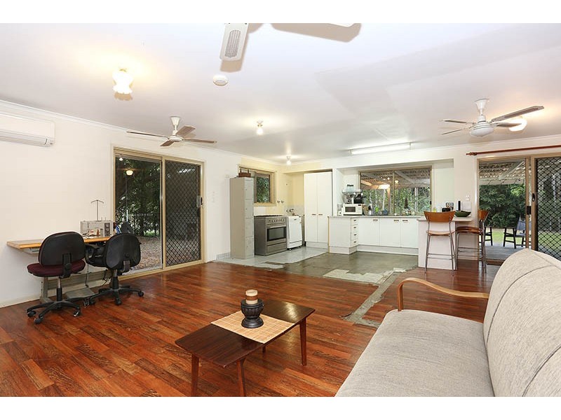 24 Strawberry Road, Beerwah QLD 4519