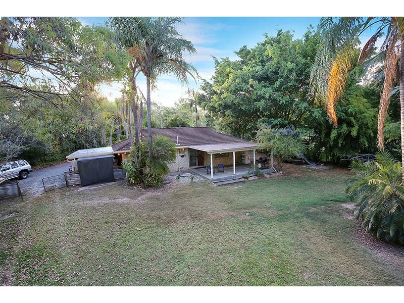 24 Strawberry Road, Beerwah QLD 4519
