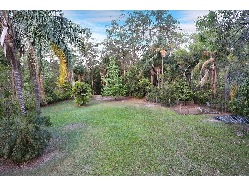 24 Strawberry Road, Beerwah QLD 4519