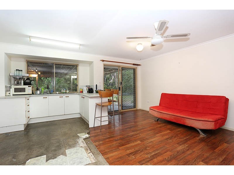 24 Strawberry Road, Beerwah QLD 4519
