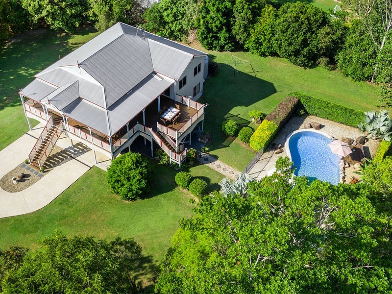 18 Ridgemount Place, Glass House Mountains QLD 4518