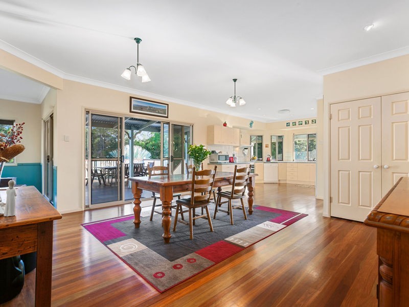 18 Ridgemount Place, Glass House Mountains QLD 4518