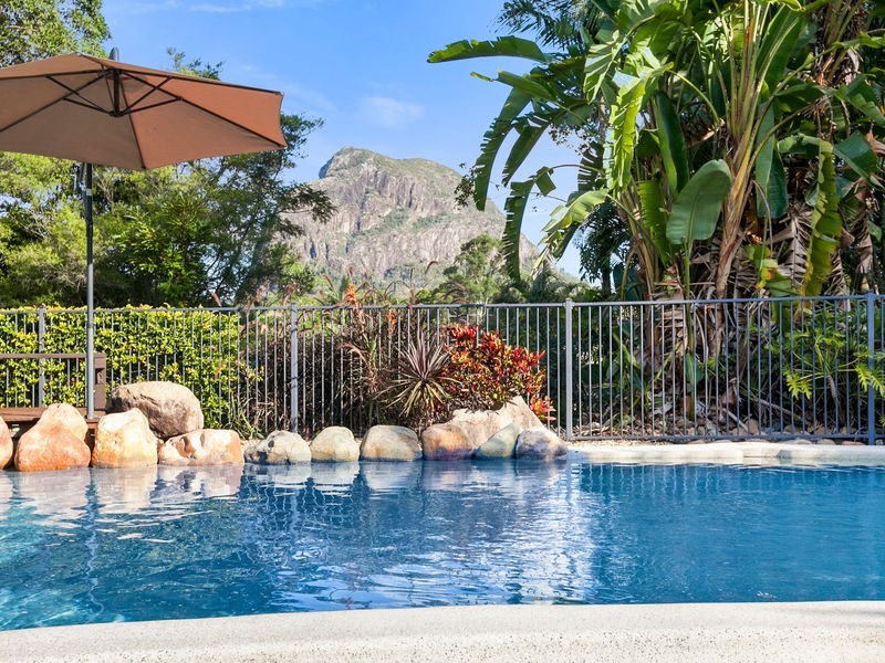 18 Ridgemount Place, Glass House Mountains QLD 4518