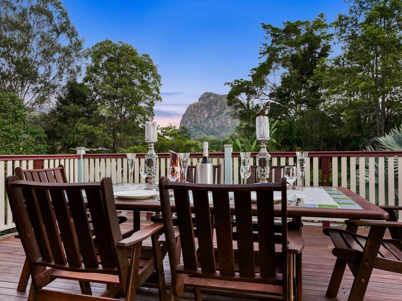 18 Ridgemount Place, Glass House Mountains QLD 4518