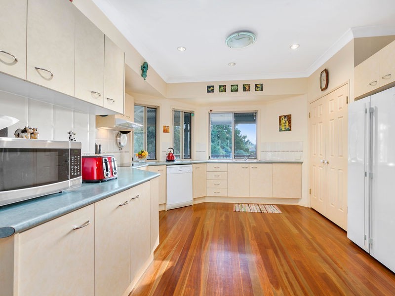 18 Ridgemount Place, Glass House Mountains QLD 4518