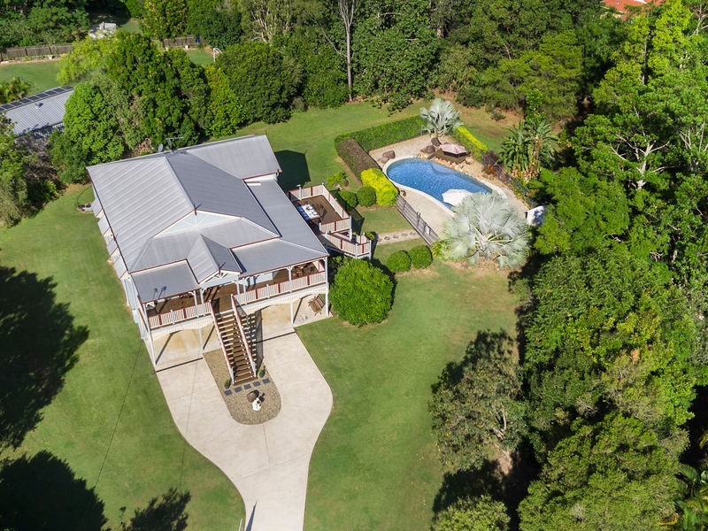 18 Ridgemount Place, Glass House Mountains QLD 4518
