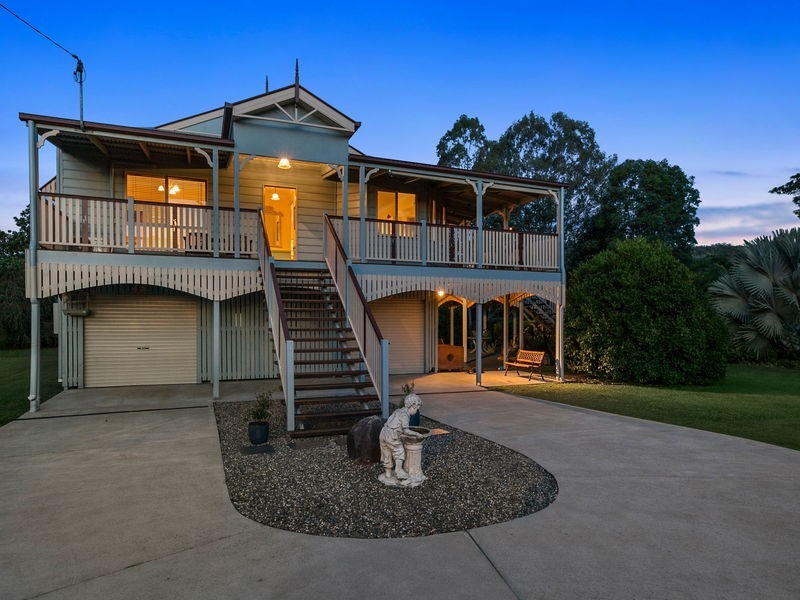 18 Ridgemount Place, Glass House Mountains QLD 4518