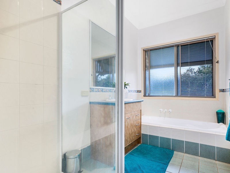 18 Ridgemount Place, Glass House Mountains QLD 4518