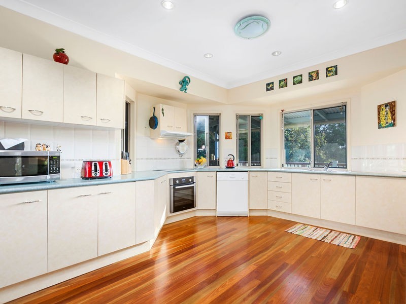 18 Ridgemount Place, Glass House Mountains QLD 4518