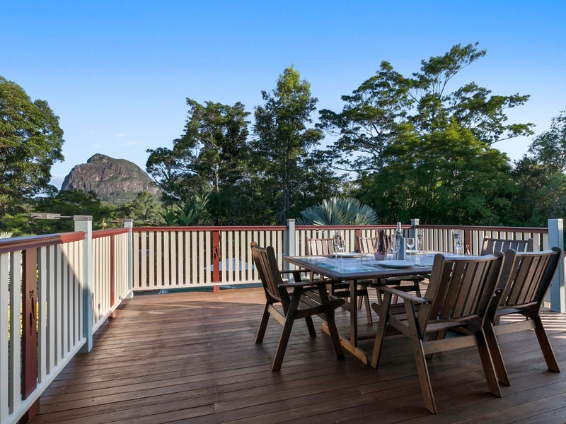 18 Ridgemount Place, Glass House Mountains QLD 4518