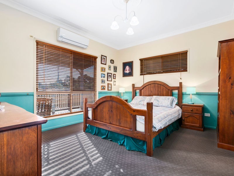 18 Ridgemount Place, Glass House Mountains QLD 4518