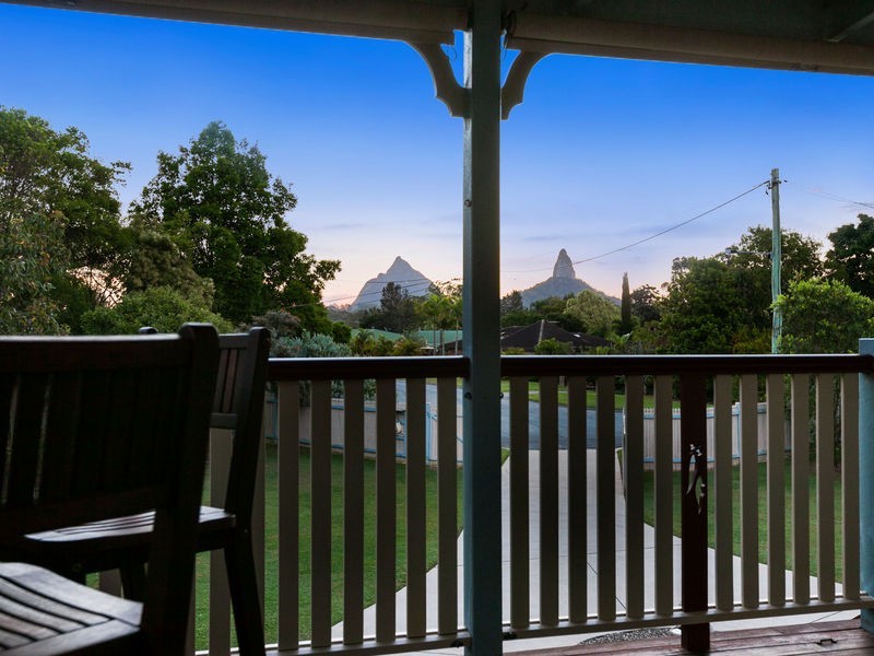 18 Ridgemount Place, Glass House Mountains QLD 4518