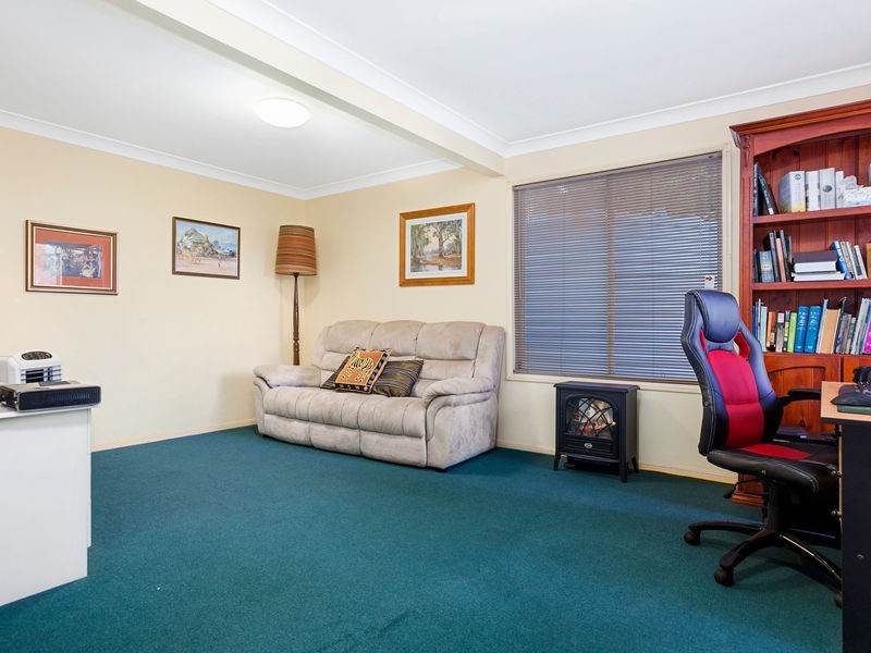 18 Ridgemount Place, Glass House Mountains QLD 4518