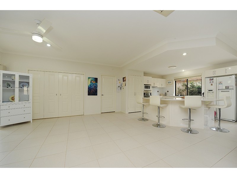 3 Gloria Close, Glass House Mountains QLD 4518