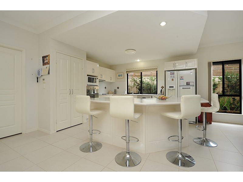 3 Gloria Close, Glass House Mountains QLD 4518