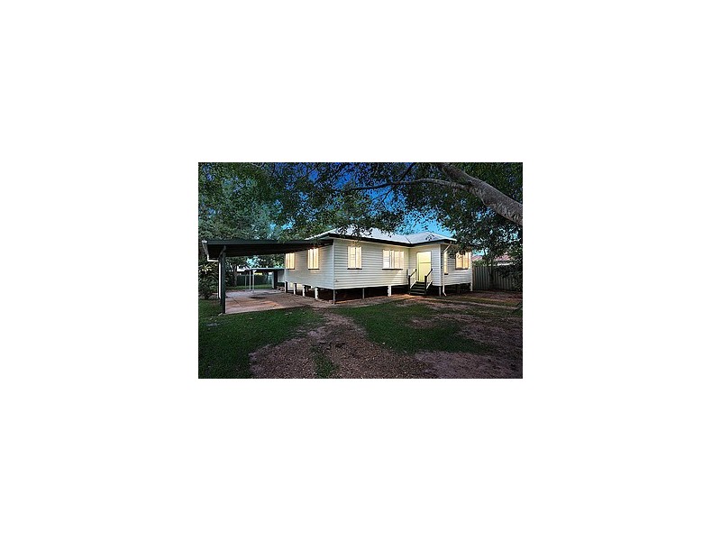 65 Beerwah Pde, Beerwah QLD 4519
