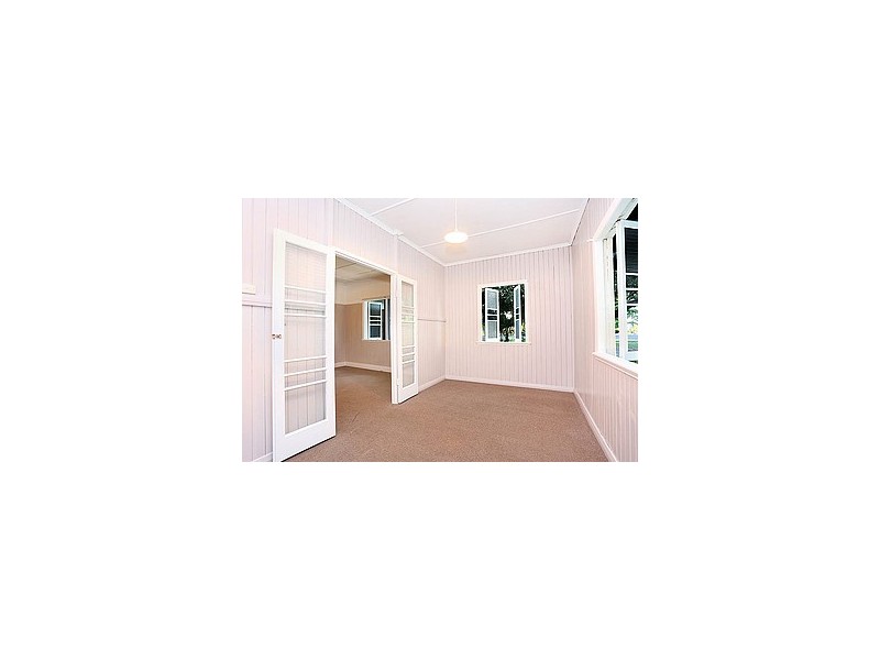 65 Beerwah Pde, Beerwah QLD 4519