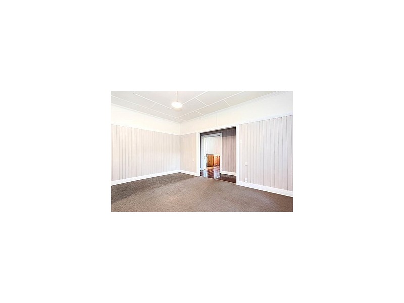 65 Beerwah Pde, Beerwah QLD 4519