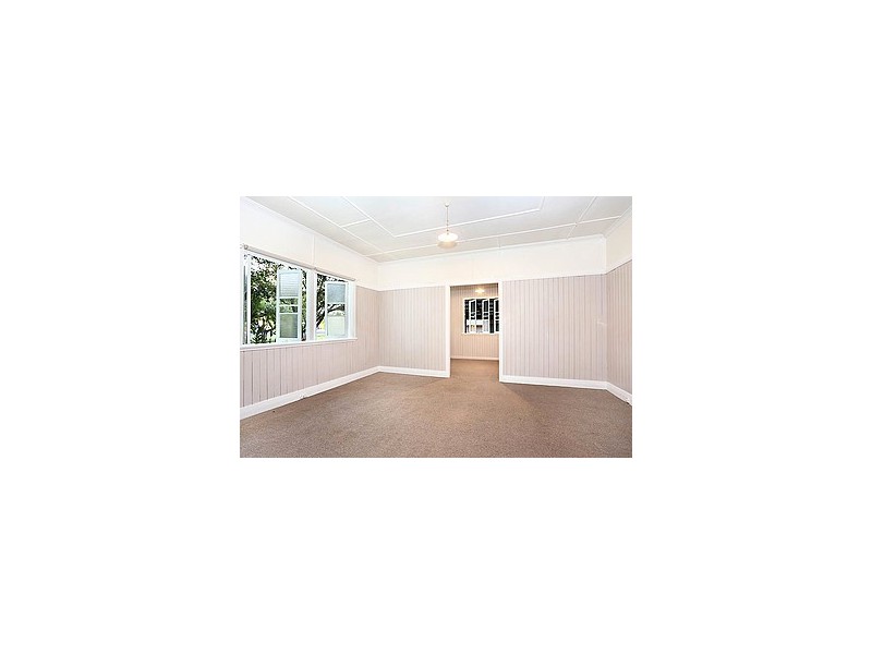 65 Beerwah Pde, Beerwah QLD 4519