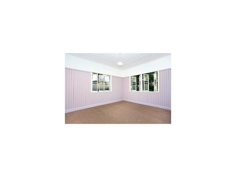 65 Beerwah Pde, Beerwah QLD 4519