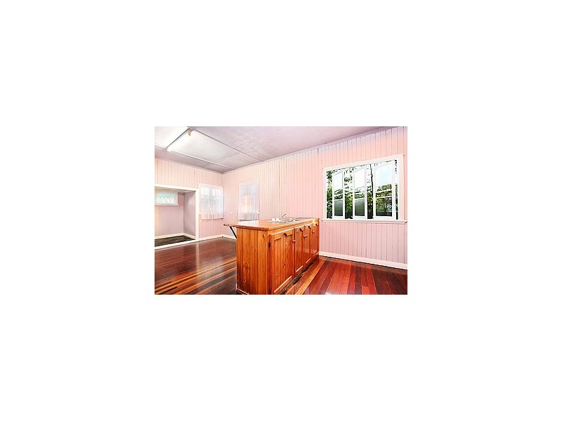 65 Beerwah Pde, Beerwah QLD 4519