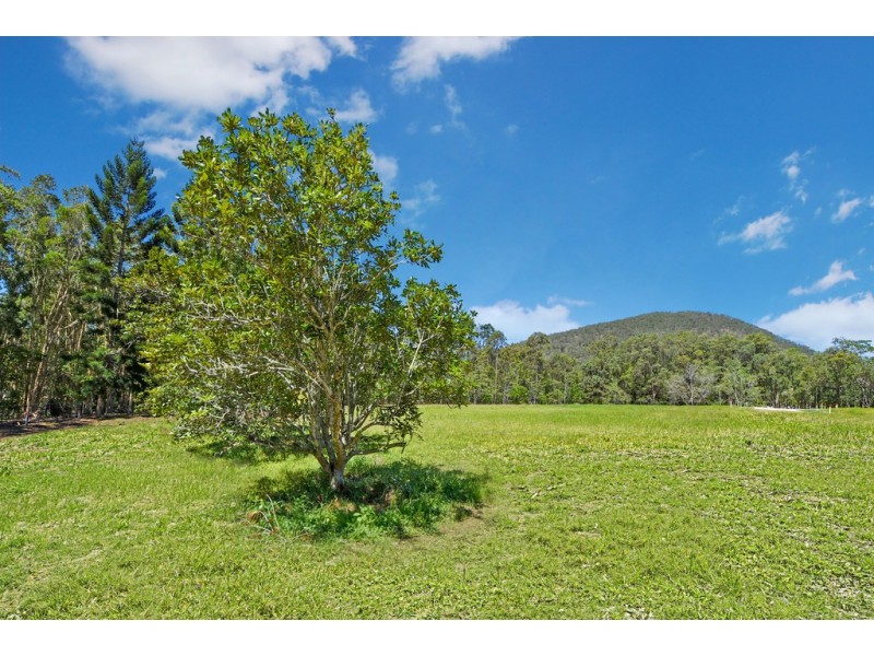 44 Shaws Road, Beerwah QLD 4519