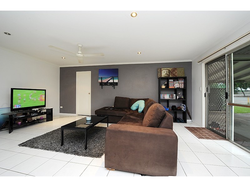 21 Beerwah Parade, Beerwah QLD 4519