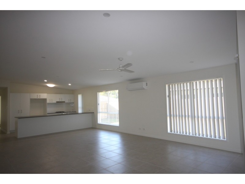 4 Palmerston Crescent, Beerwah QLD 4519