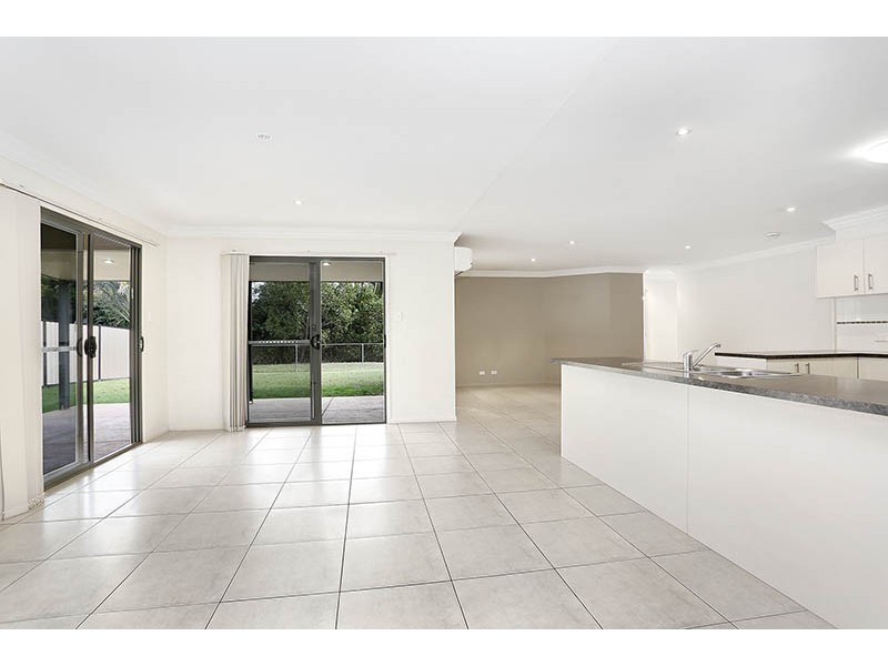 8 Earl Court, Landsborough QLD 4550