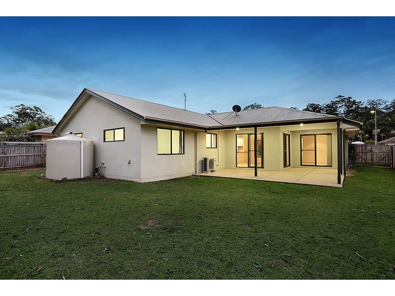 8 Earl Court, Landsborough QLD 4550