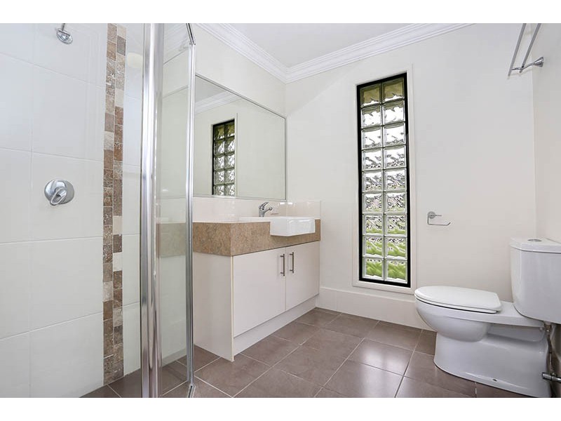 8 Earl Court, Landsborough QLD 4550