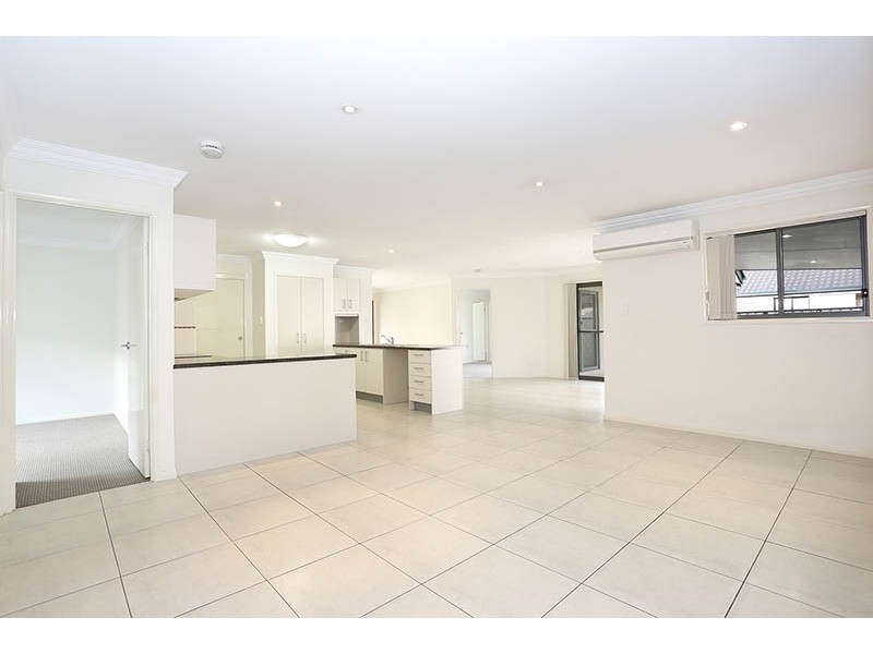 8 Earl Court, Landsborough QLD 4550