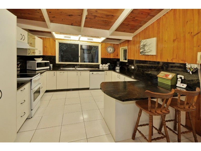 112 Thompson Road, Beerwah QLD 4519