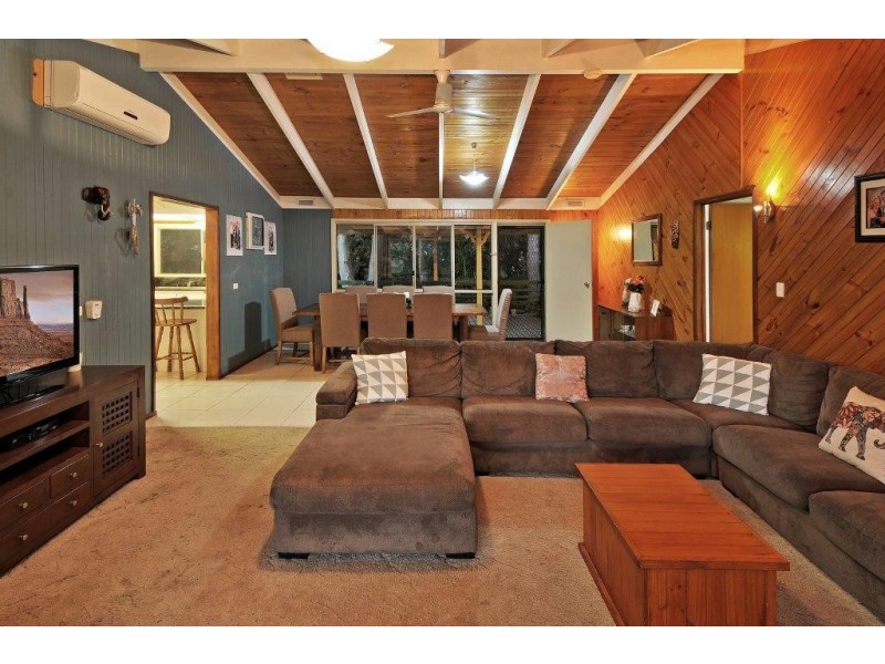 112 Thompson Road, Beerwah QLD 4519