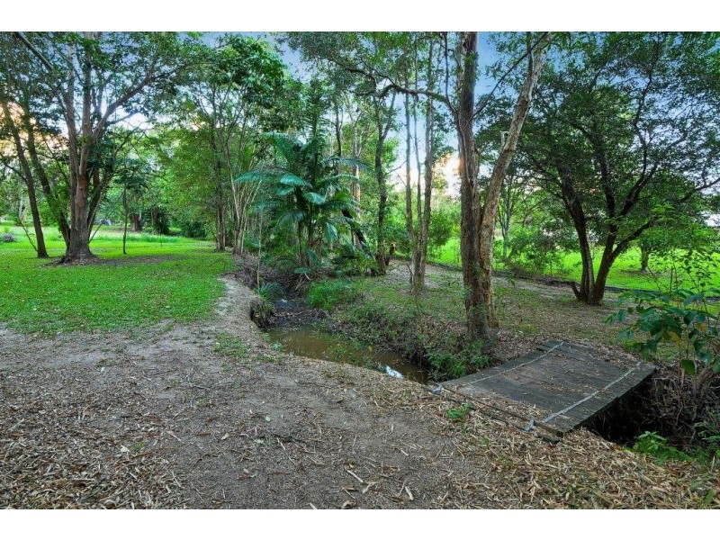 112 Thompson Road, Beerwah QLD 4519