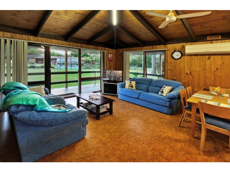 112 Thompson Road, Beerwah QLD 4519