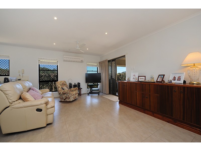 11/24 Coolamon Crescent, Beerwah QLD 4519