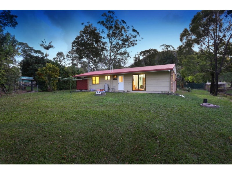 13 Beerburrum Road, Beerburrum QLD 4517