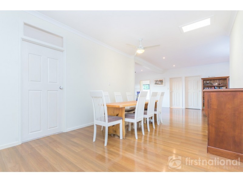 7 Knowles Place, Glass House Mountains QLD 4518