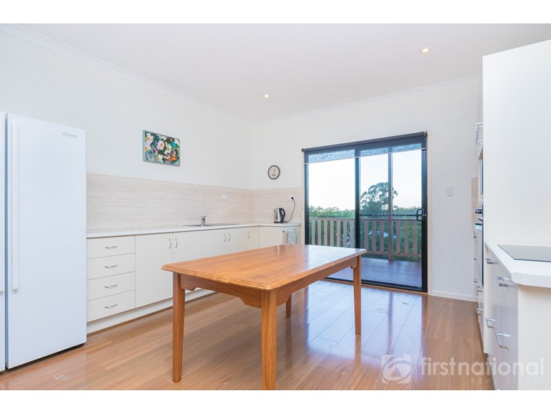 7 Knowles Place, Glass House Mountains QLD 4518