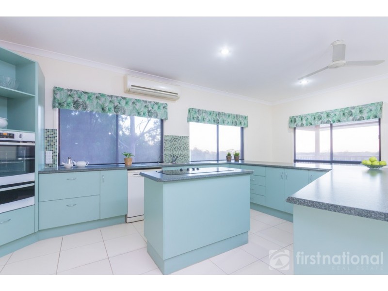 7 Knowles Place, Glass House Mountains QLD 4518
