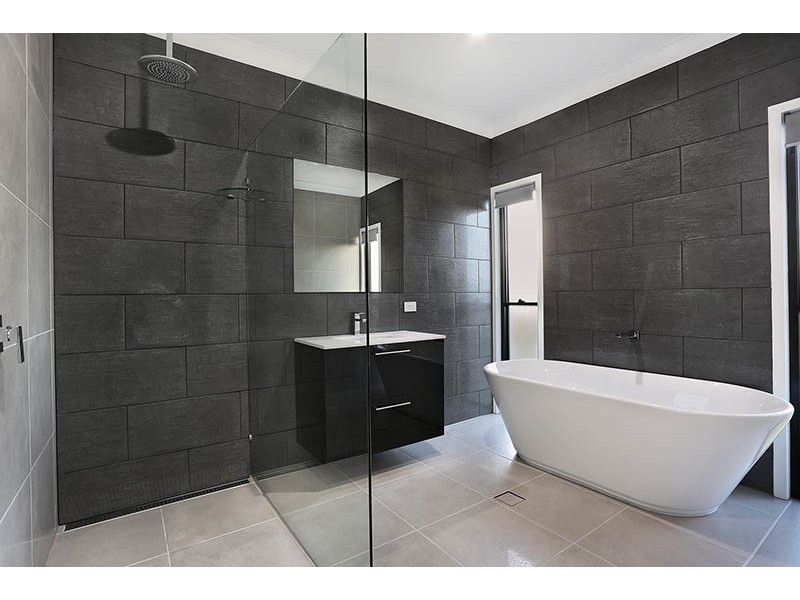 22 Pinnacles Drive, Glass House Mountains QLD 4518