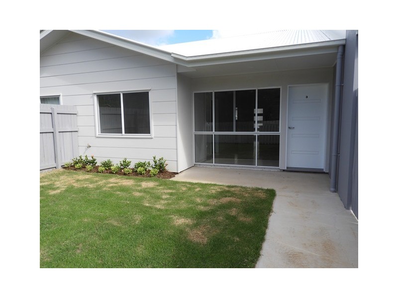 Unit 4/6 Gympie St North, Landsborough QLD 4550