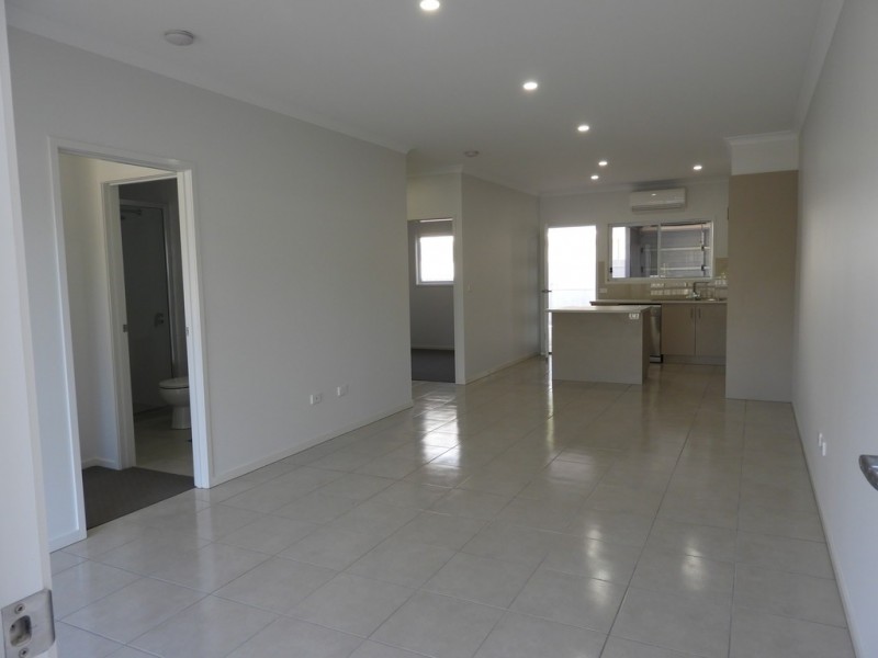 Unit 4/6 Gympie St North, Landsborough QLD 4550