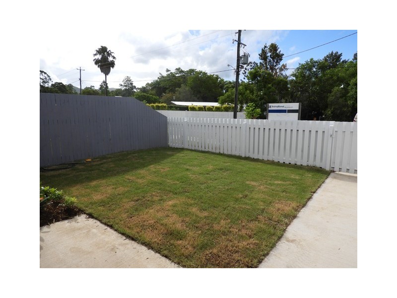 Unit 4/6 Gympie St North, Landsborough QLD 4550