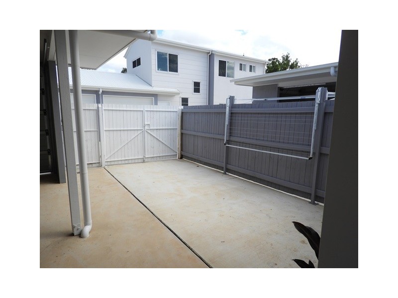 Unit 4/6 Gympie St North, Landsborough QLD 4550