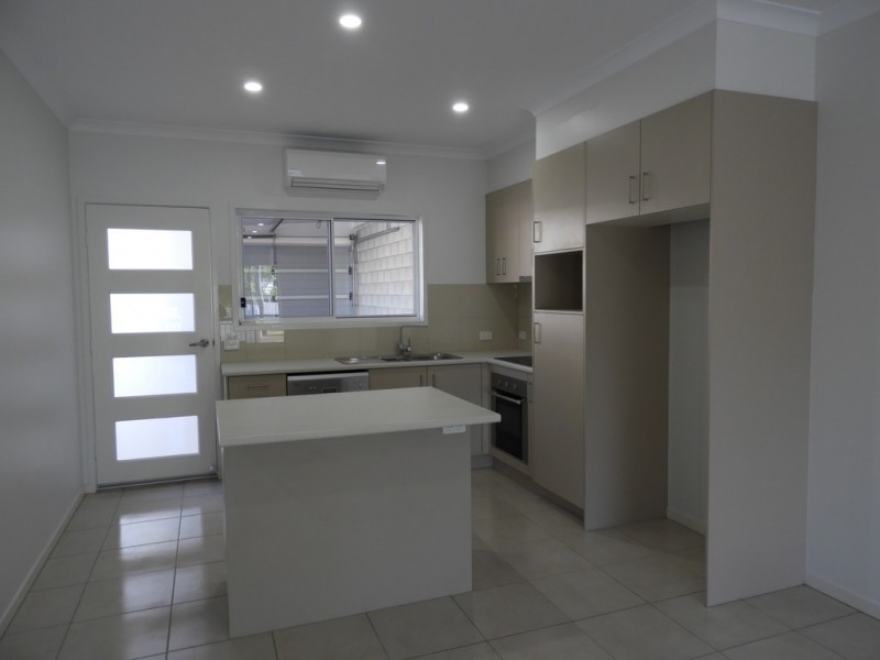 Unit 4/6 Gympie St North, Landsborough QLD 4550