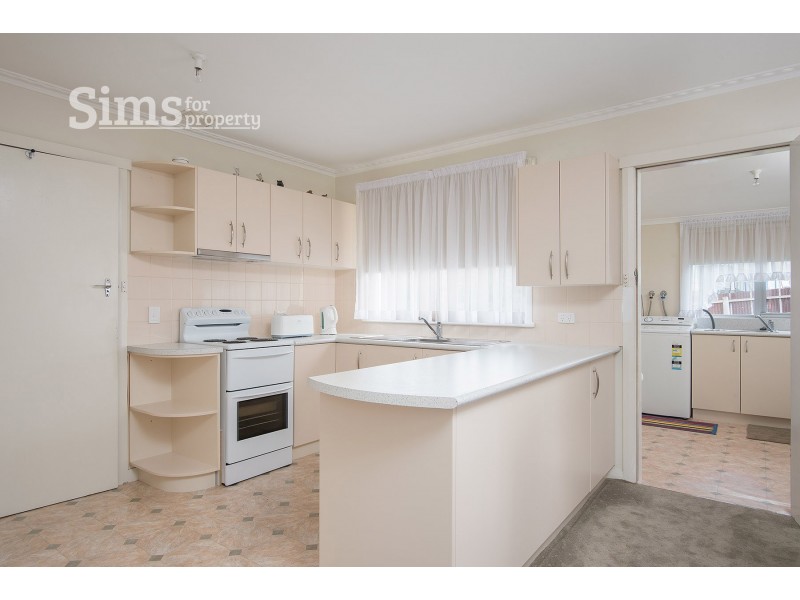 37 Paringa Avenue, Newnham TAS 7248