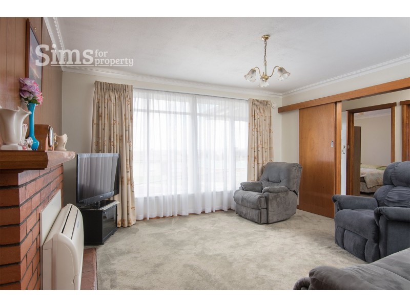 37 Paringa Avenue, Newnham TAS 7248